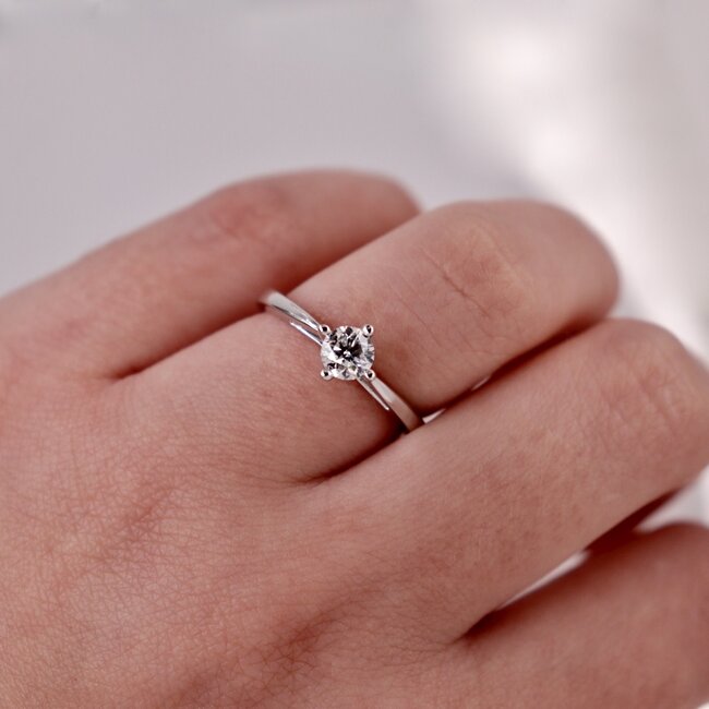 Round Brilliant Cut Diamond Engagement Ring