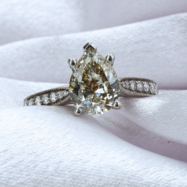 Pear Shape Diamond Engagement Ring in 14K White Gold