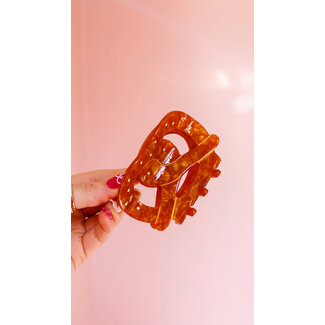 Pretzel Claw Clip