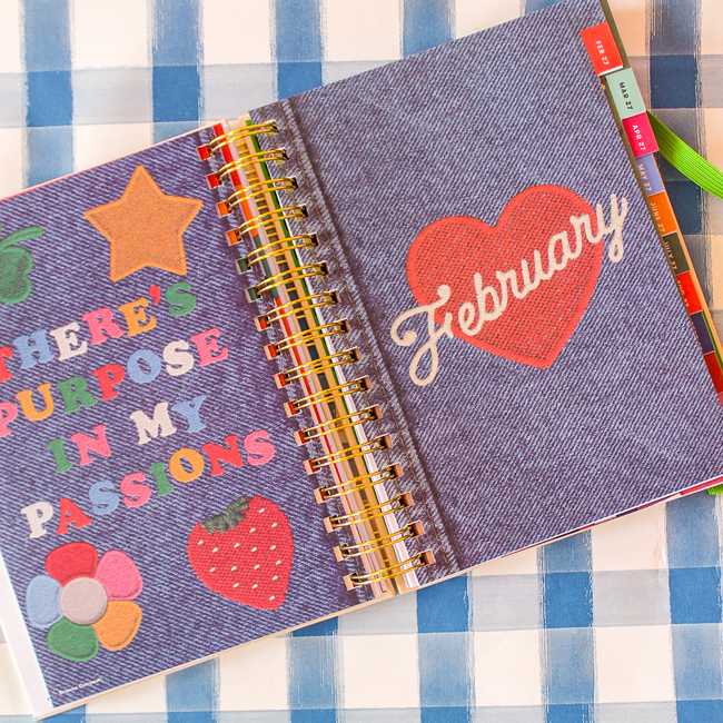 Icons Medium 17-Month Academic Planner