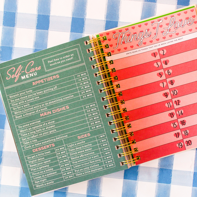 Icons Medium 17-Month Academic Planner