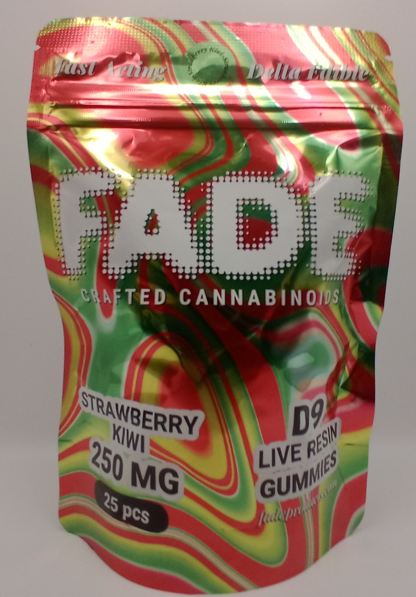 Fade Fade D9 Gummies 250mg - Strawberry Kiwi Fade Fade D9 Gummies 250mg - Strawberry Kiwi