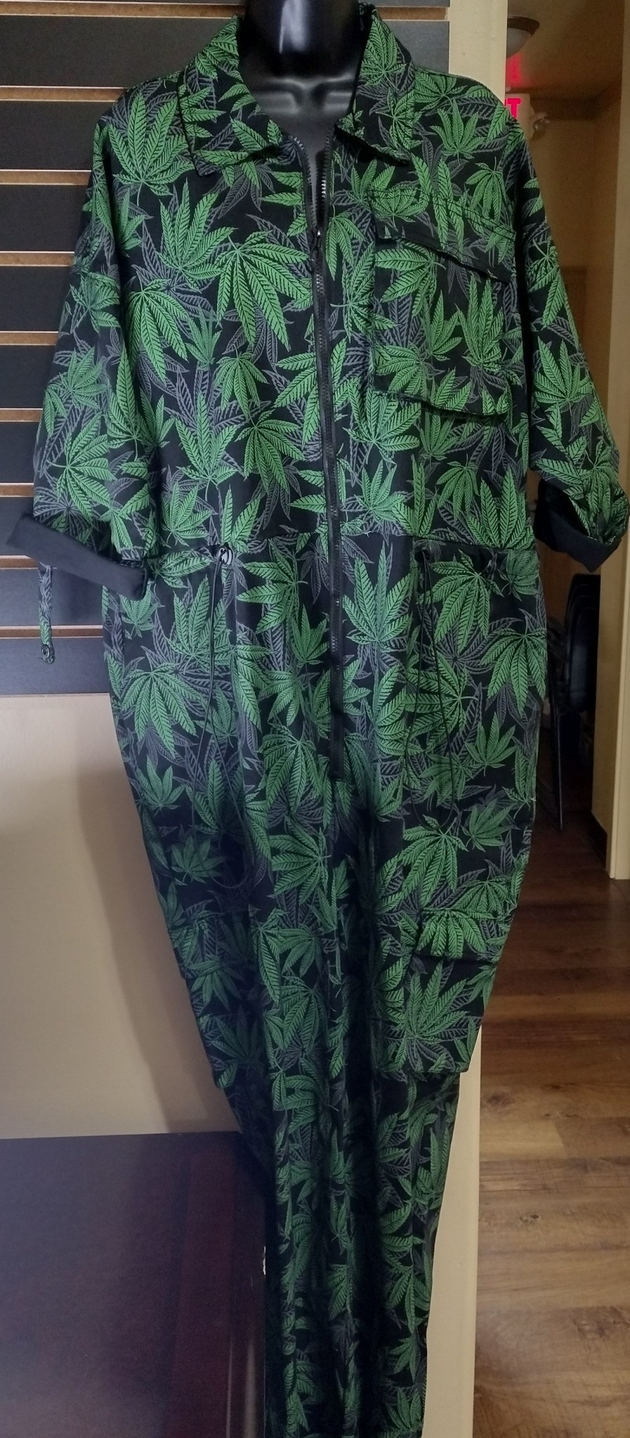LA show room Plus Size Leaf Print Jumpsuit 2X-Large LA show room Plus Size Leaf Print Jumpsuit 2X-Large