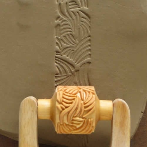 MKM Medium Handle Roller (MKM RM-024) Wild Organic Abstract