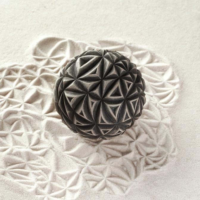 Clay Planet Triangle Texture Sphere (XXL)
