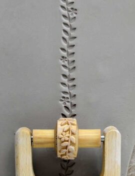 MKM Small Handle Roller (MKM RS-032) Flowers and Vines