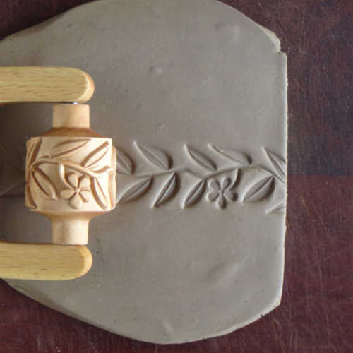 MKM Medium Handle Roller (MKM RM-046) Flowers & Leaves