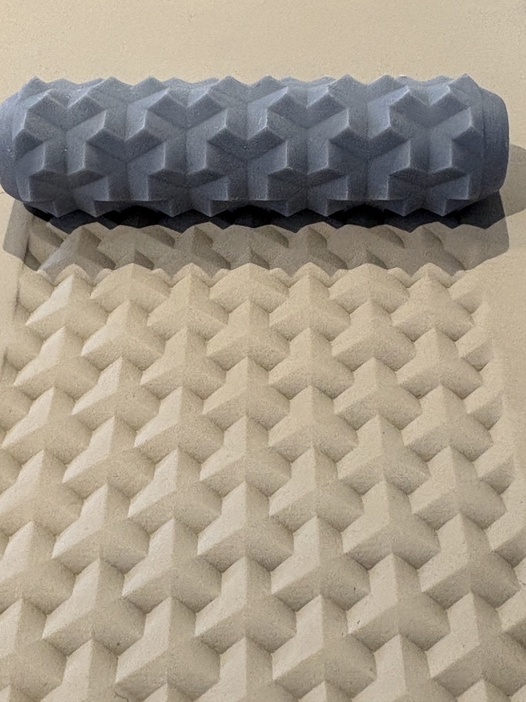 Savvy Sons Pyramids 4" Resin Hand Roller