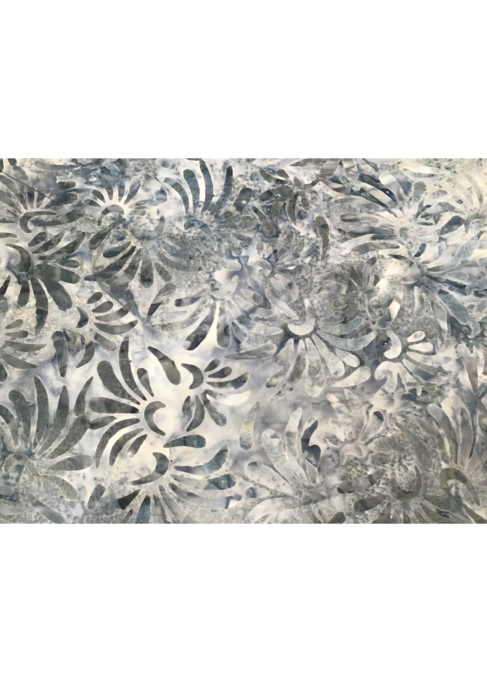 Wilmington Prints Wilmington Batiks  Grey/Blue pr 1/2 meter