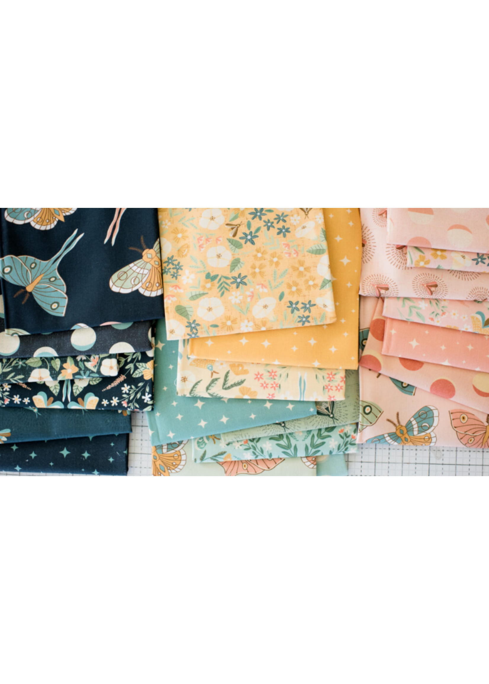 Poppie Cotton Moonbeam Dreams - 10in/25.4cm Squares - Layer Cake - 42pcs