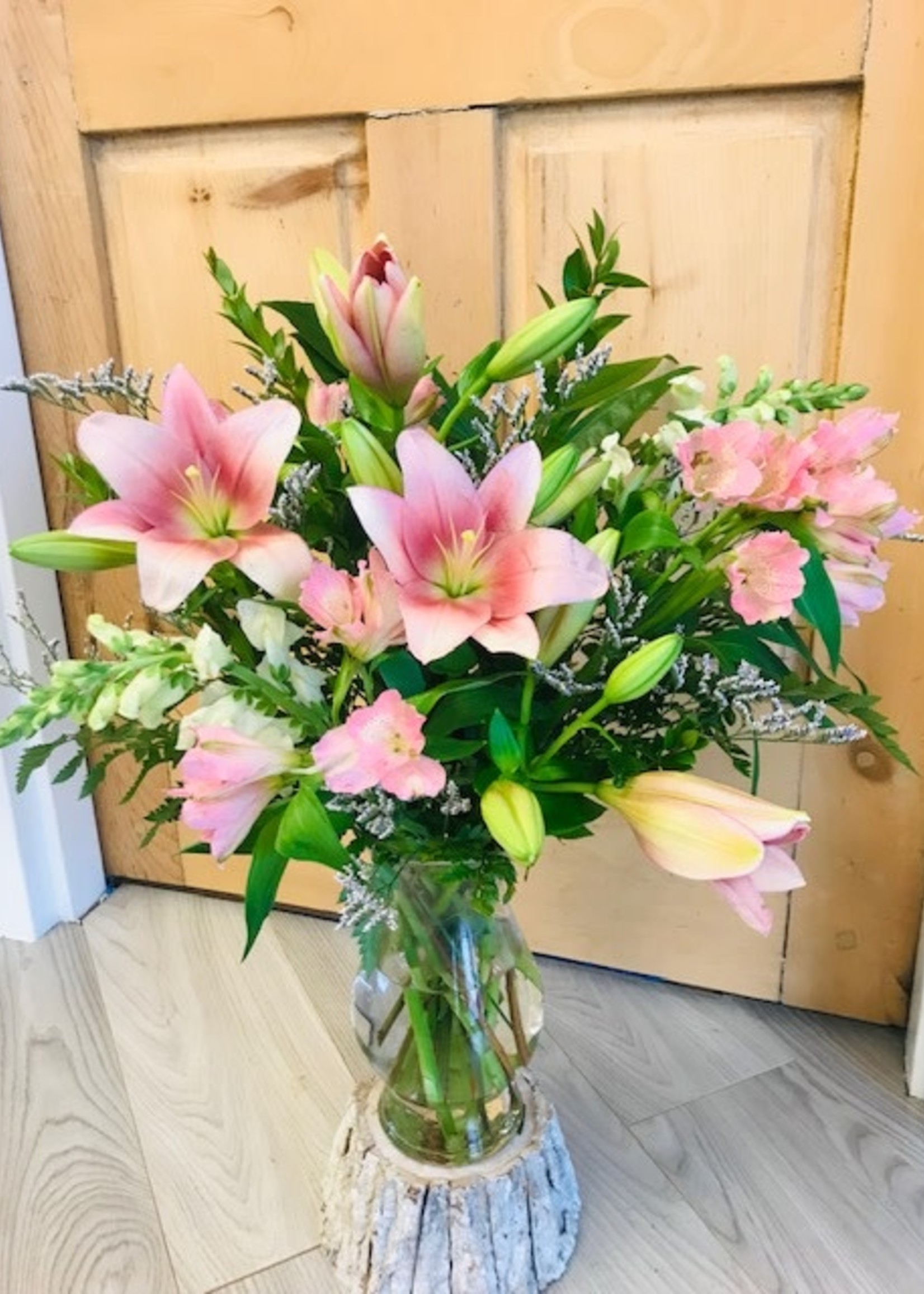 Lovely Lillies Standard