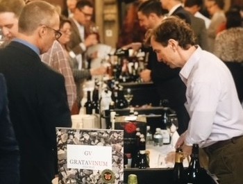 Isaac from Ruby Wines Pours