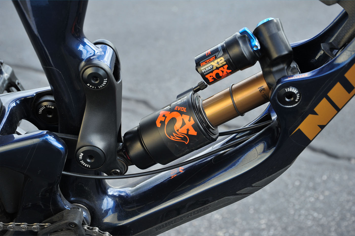 Image of a rear shock on a Nukeproof Giga mountain bike