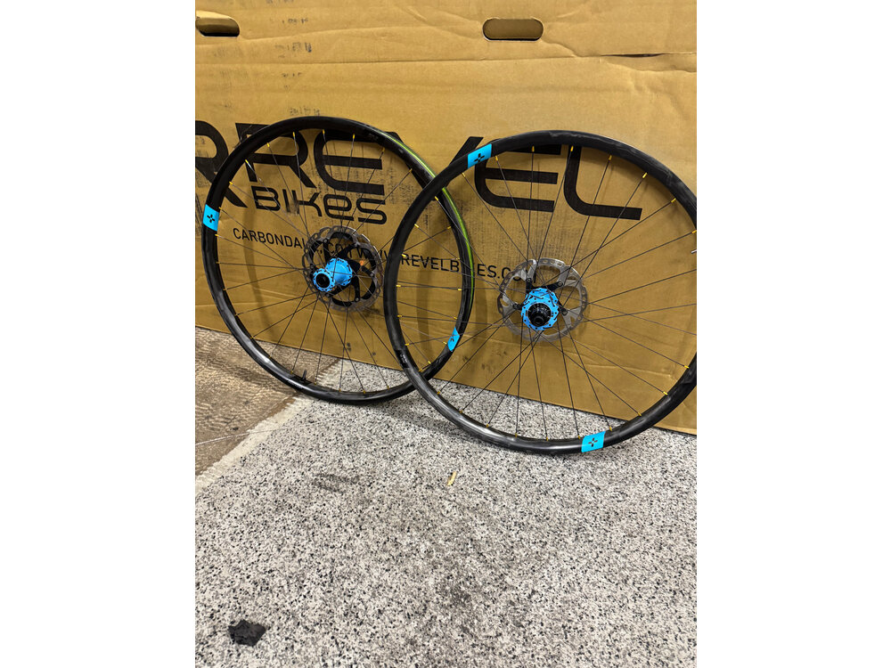 Forge + Bond Custom Onyx Vesper/F+B AM30 Baby Blue