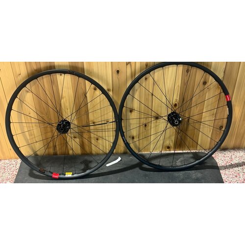 Reserve Wheels Reserve 28 XC SL / Chris King Mtn Hubs 24H 12x148 15x110 XD