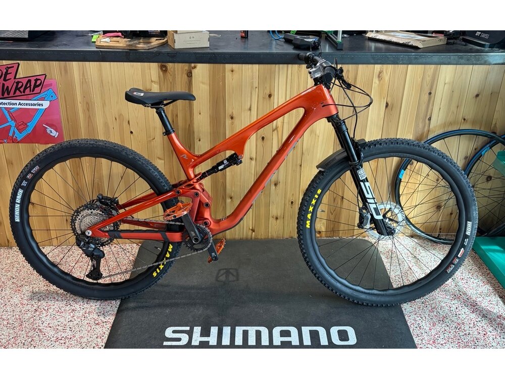 Revel Bikes Custom Ranger XL Tang Shimano Di2 Carbon Wheels