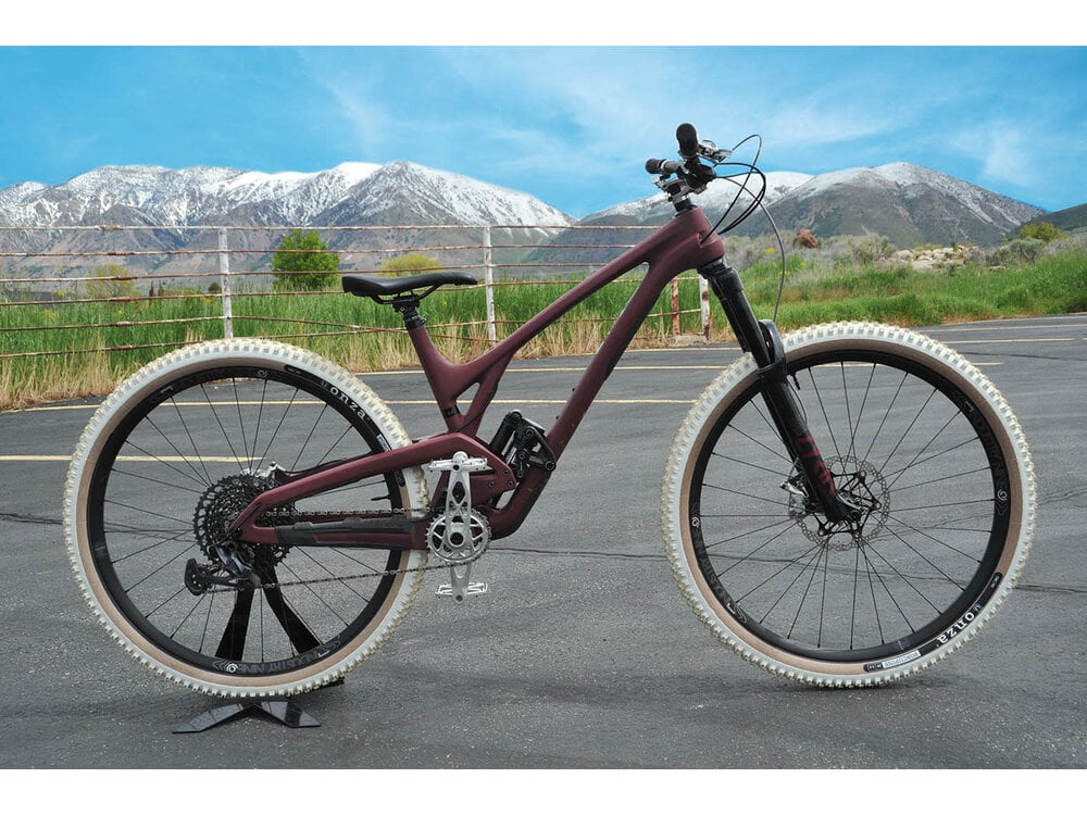 EVIL BIKES Offering LS MD - Shop Demo