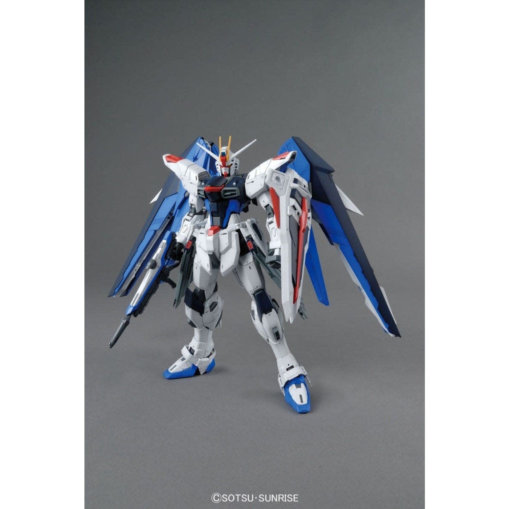 Bandai BAN2316367 Bandai MG Freedom Gundam (Ver 2.0) 'Gundam Seed'