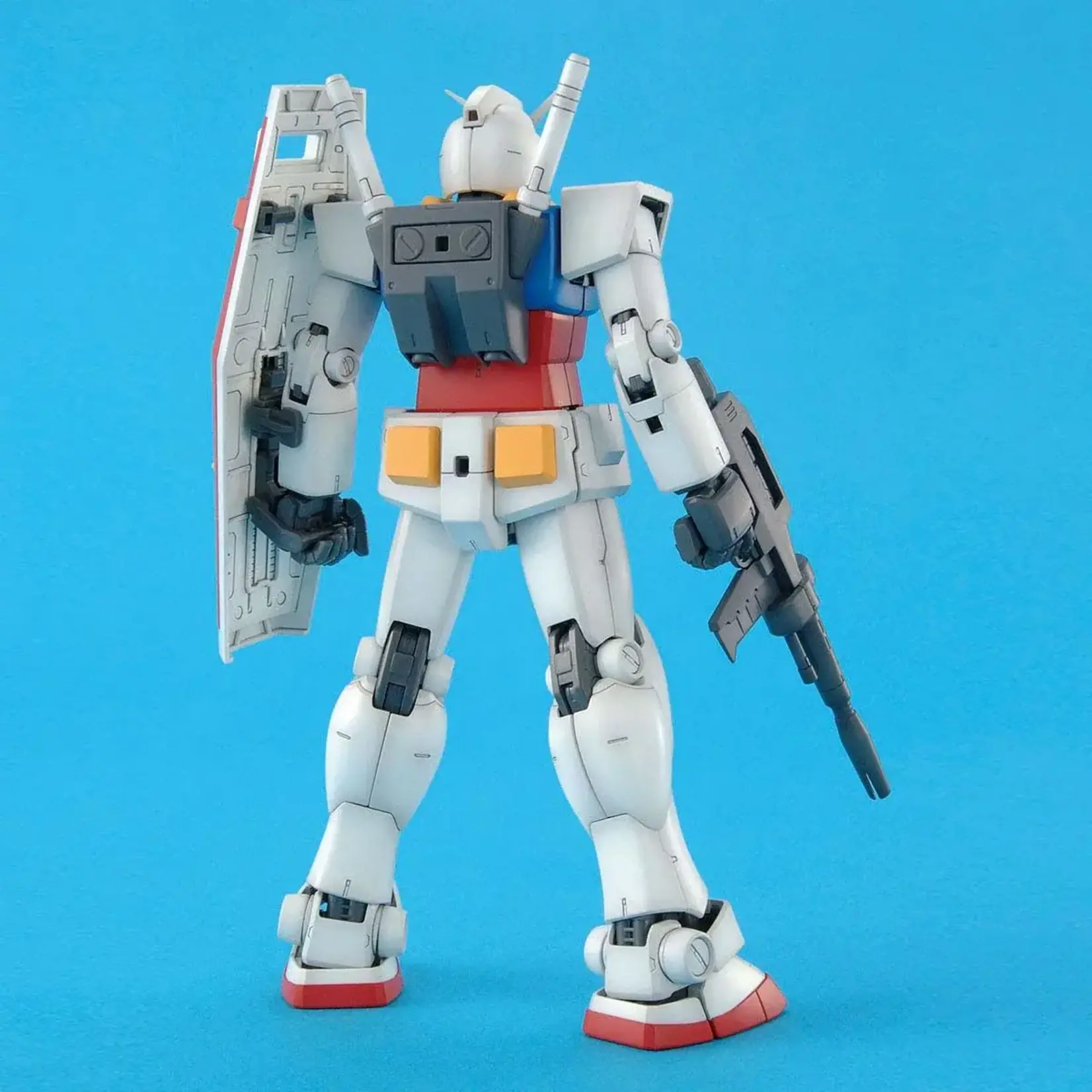 Bandai BAN2028924 Bandai MG RX-78-2 (Ver 2.0) "Mobile Suit Gundam"