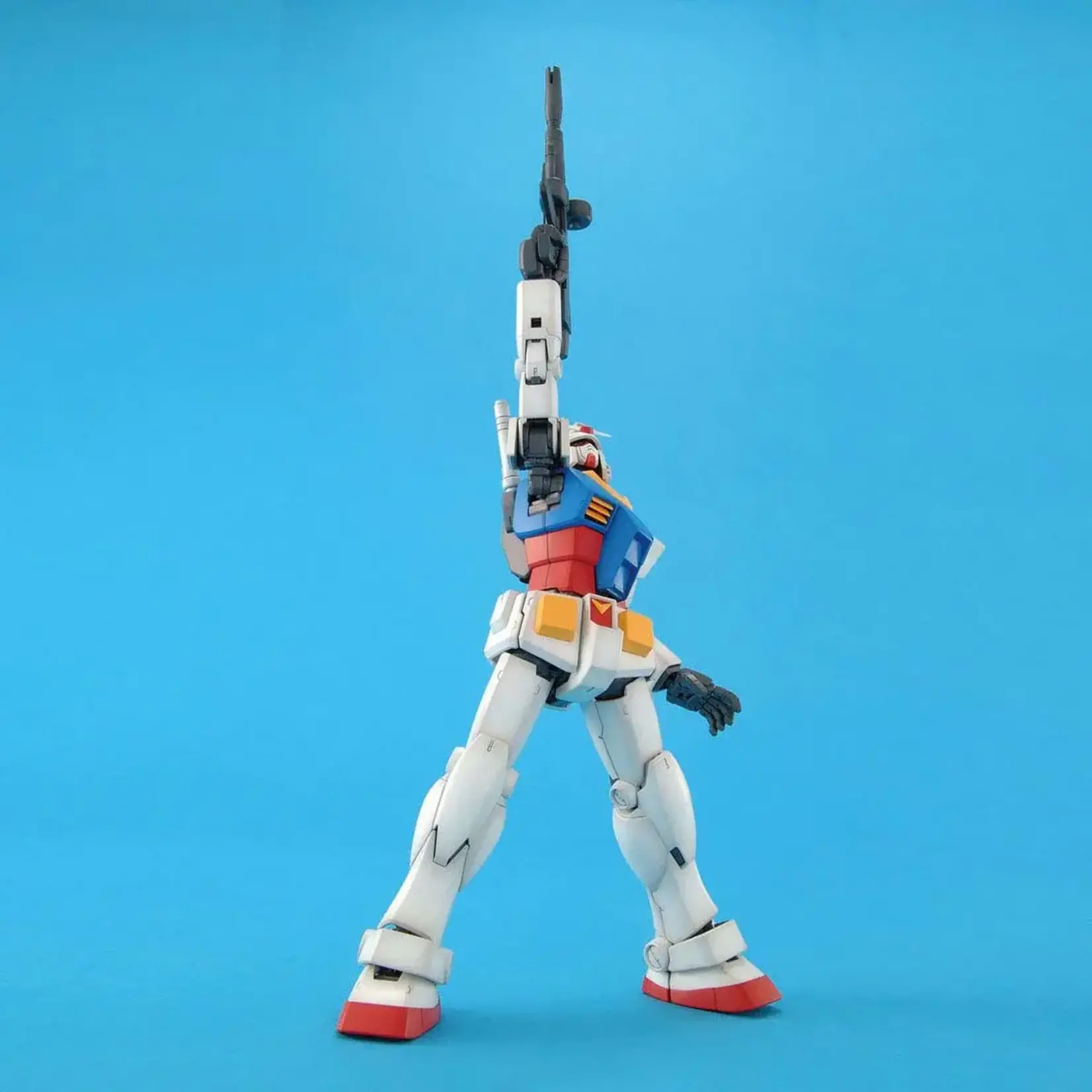Bandai BAN2028924 Bandai MG RX-78-2 (Ver 2.0) "Mobile Suit Gundam"