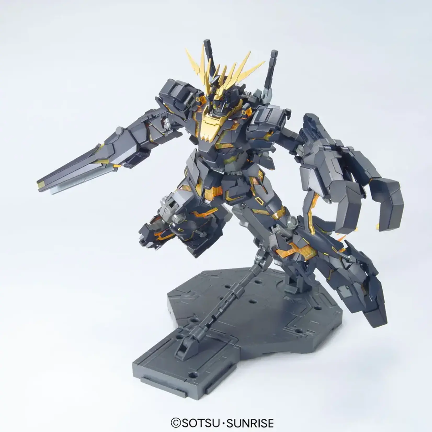 Bandai BAN2155482 Bandai MG Unicorn Gundam 02 Banshee "Gundam UC"