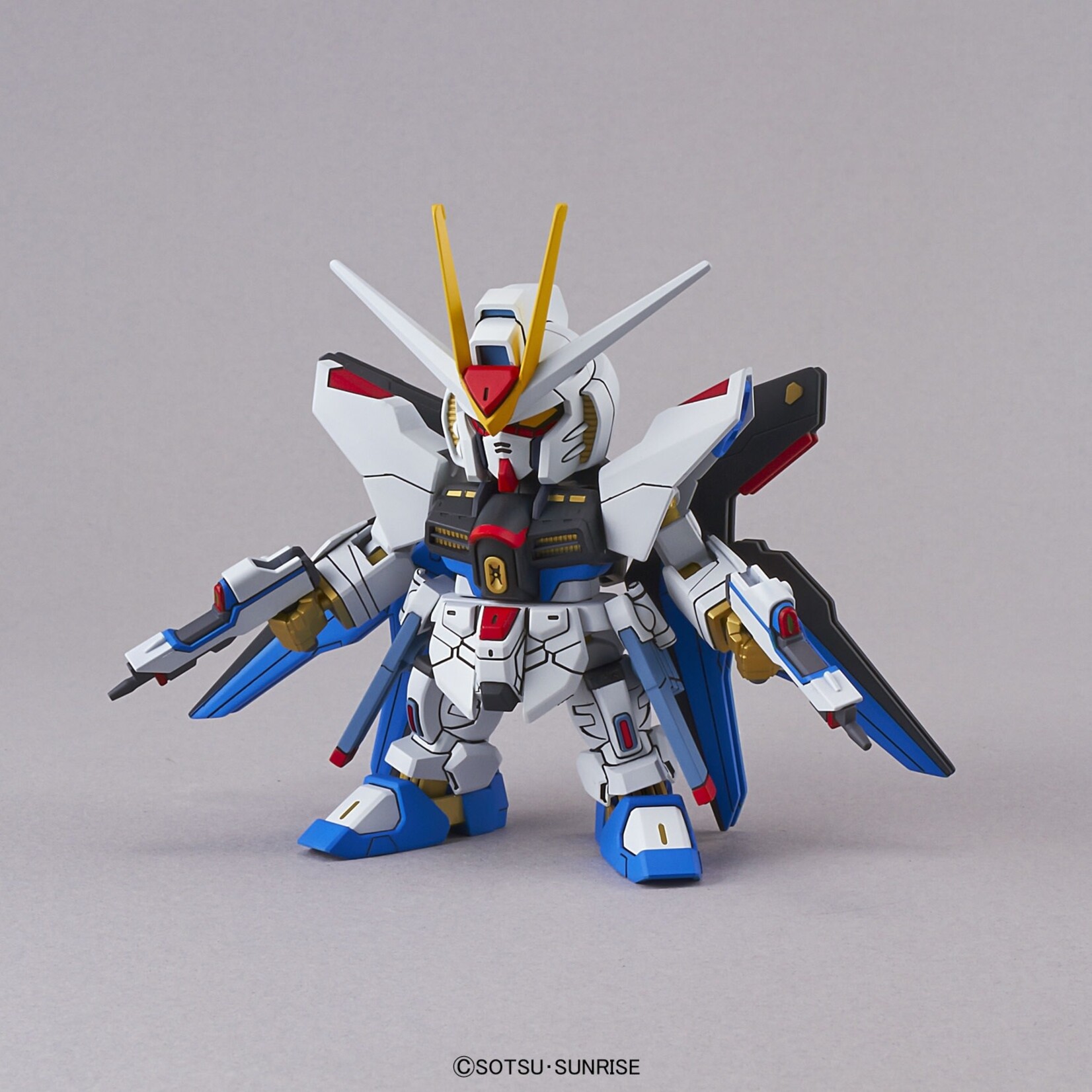 Bandai Bandai 2688332  SD 006 Strike Freedom Gundam "Gundam SEED Destiny"  SD EX-Standard