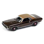 Auto World AWSP160 Auto World 1971 Dodge Challenger R/T (Dark Gold Metallic w/Gold Vinyl Roof) Mecum