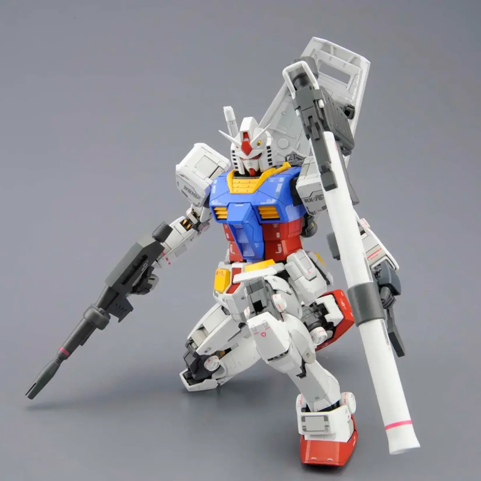 Bandai BAN2210344 Bandai MG RX-78-2 Gundam (Ver. 3.0)