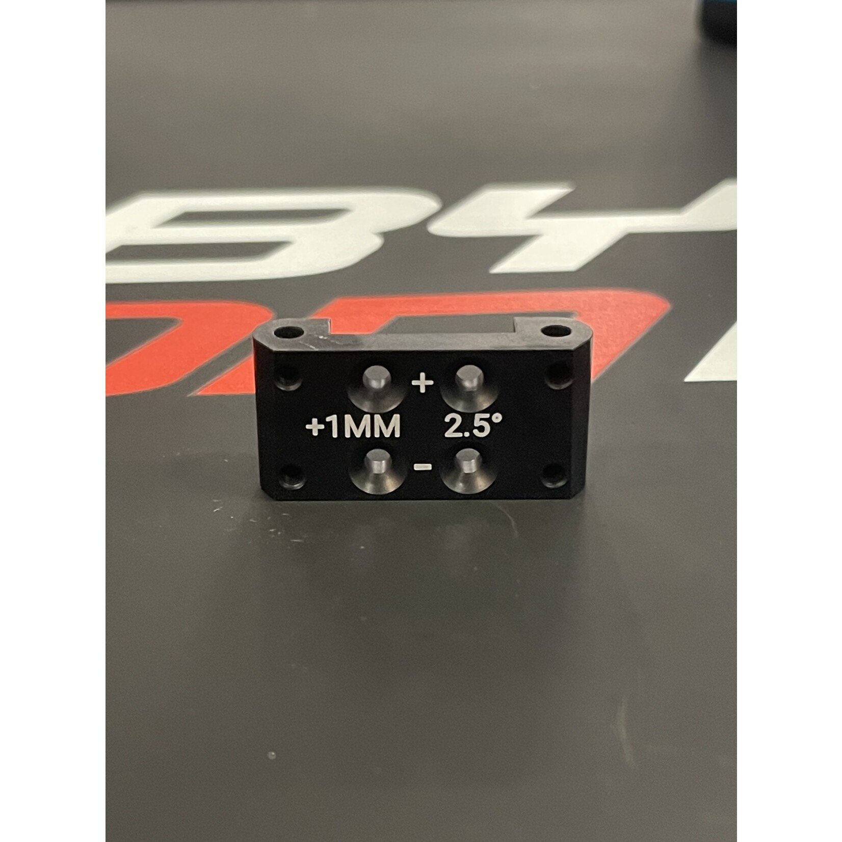 Hobby Action HAB7-92437 Hobby Action AE B7 Bulkhead +/-2.5 +1 Black