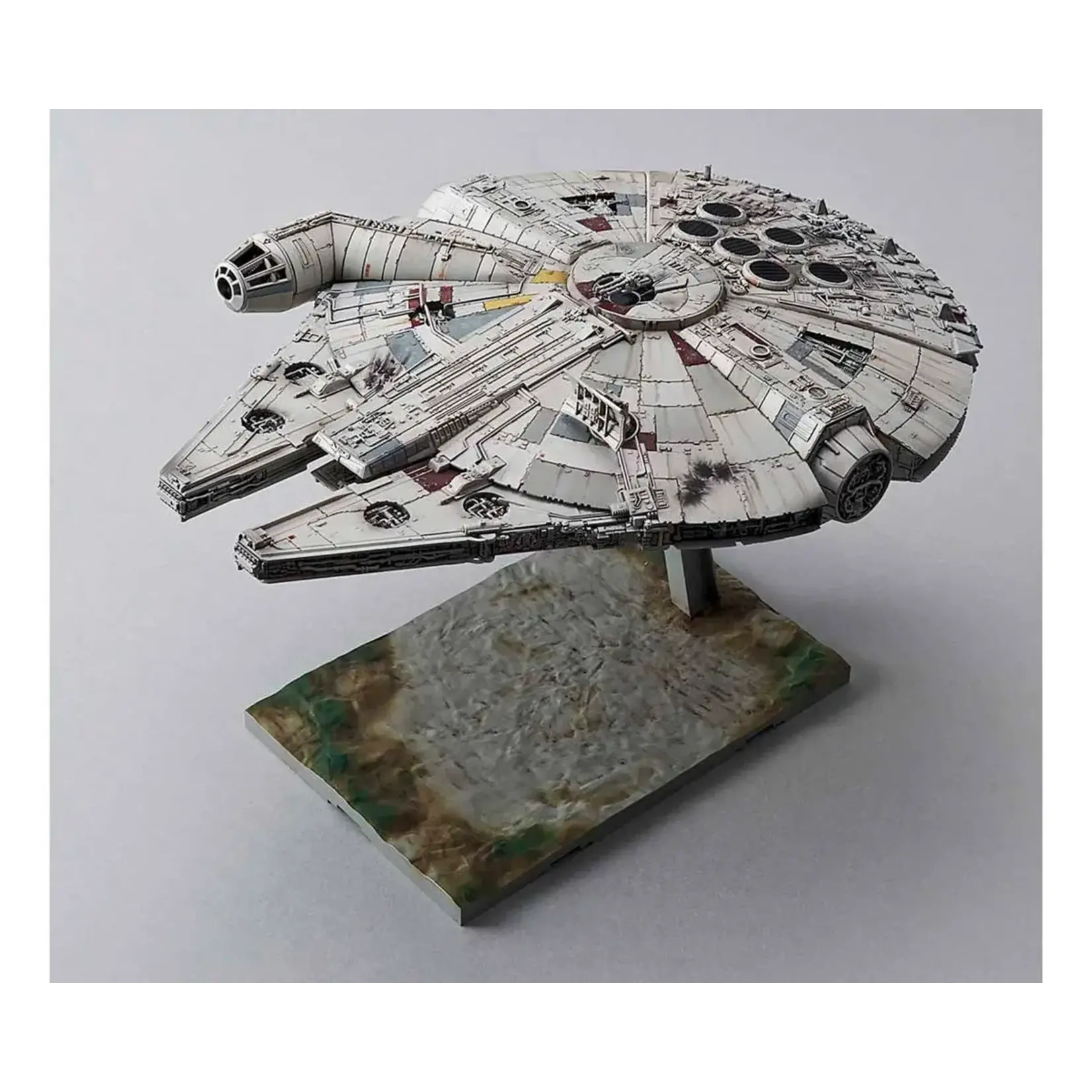 Bandai BAN2392987 Bandai Star Wars: The Last Jedi 1/144 Millennium Falcon Model Kit