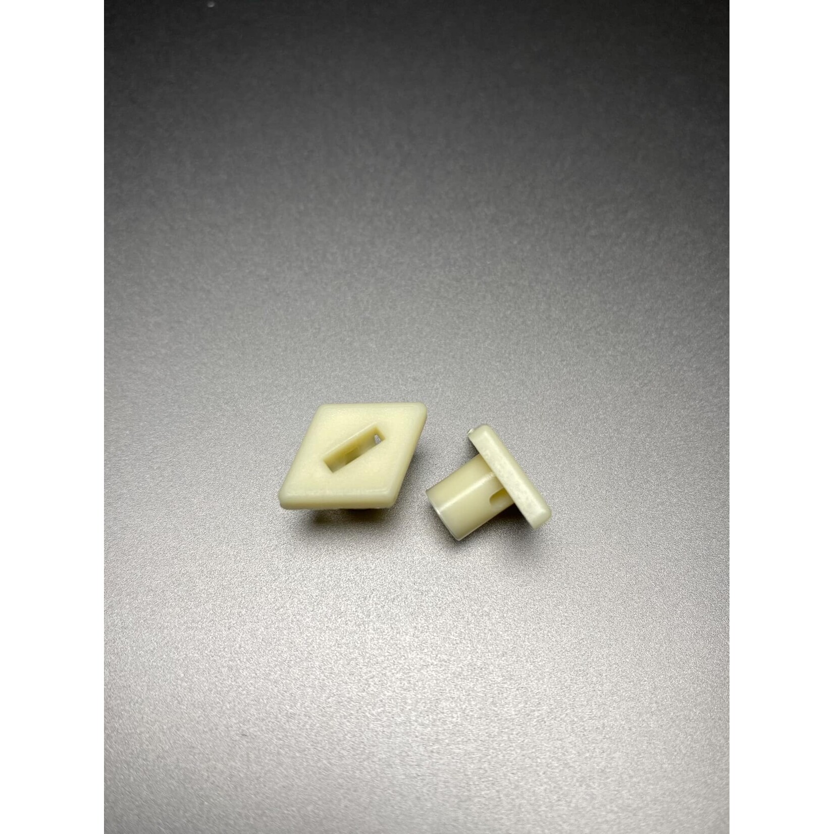 Fan RC FR-0033 FanRC Wing Holder (Diamond) Fits RC10