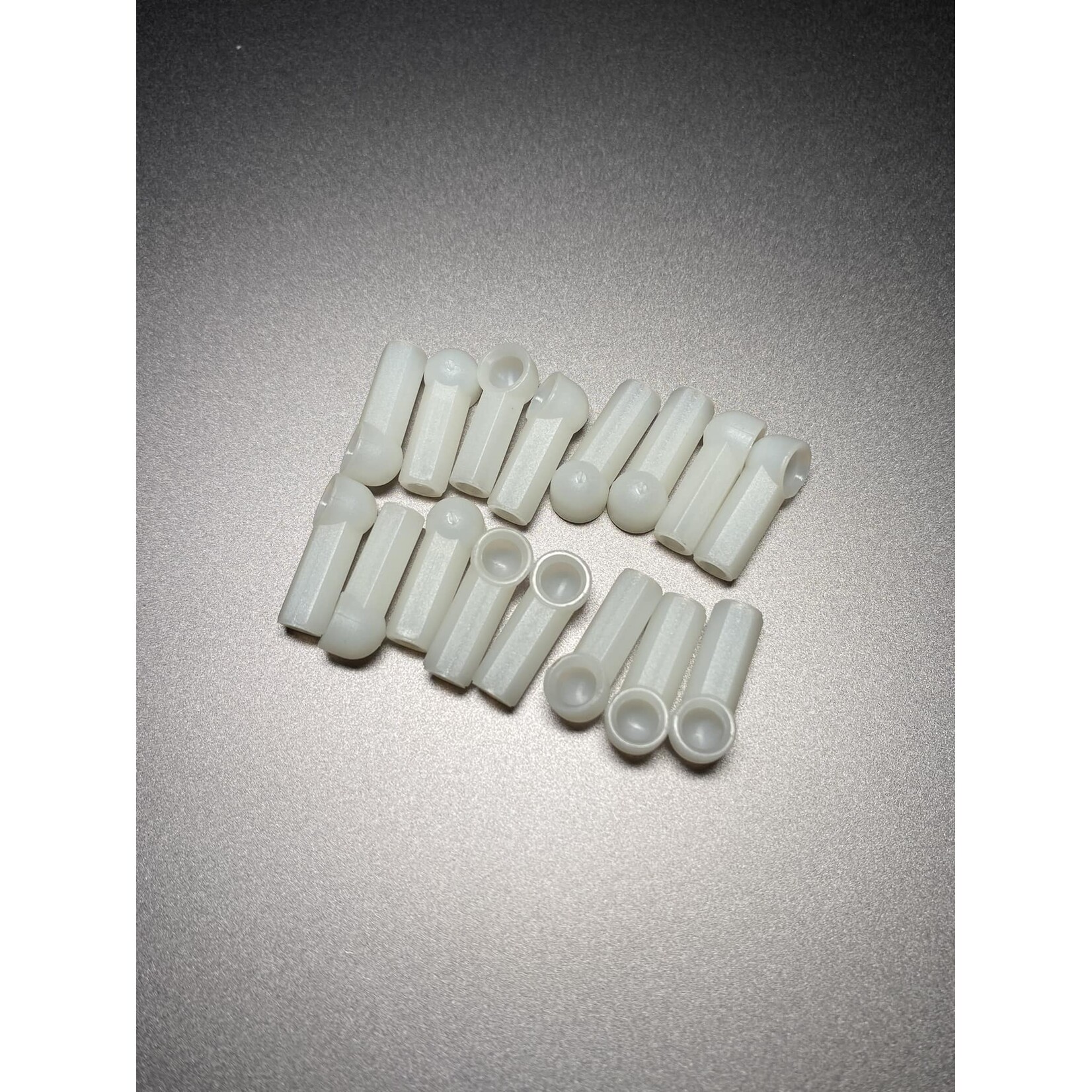 Fan RC FR-0039 FanRC Ball Cups, 16 Pcs Fits RC10/10T/GT