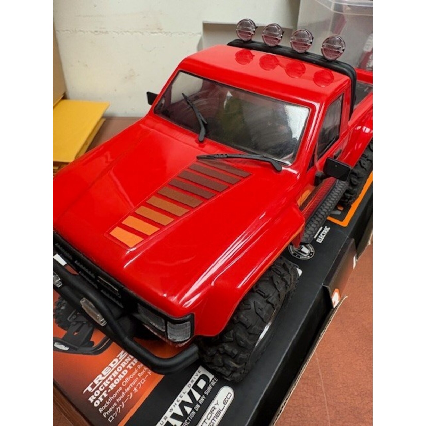HPI **STORE DEMO** HPI160803 HPI Venture18 Flux Brushless 1985 Toyota Hilux SR5