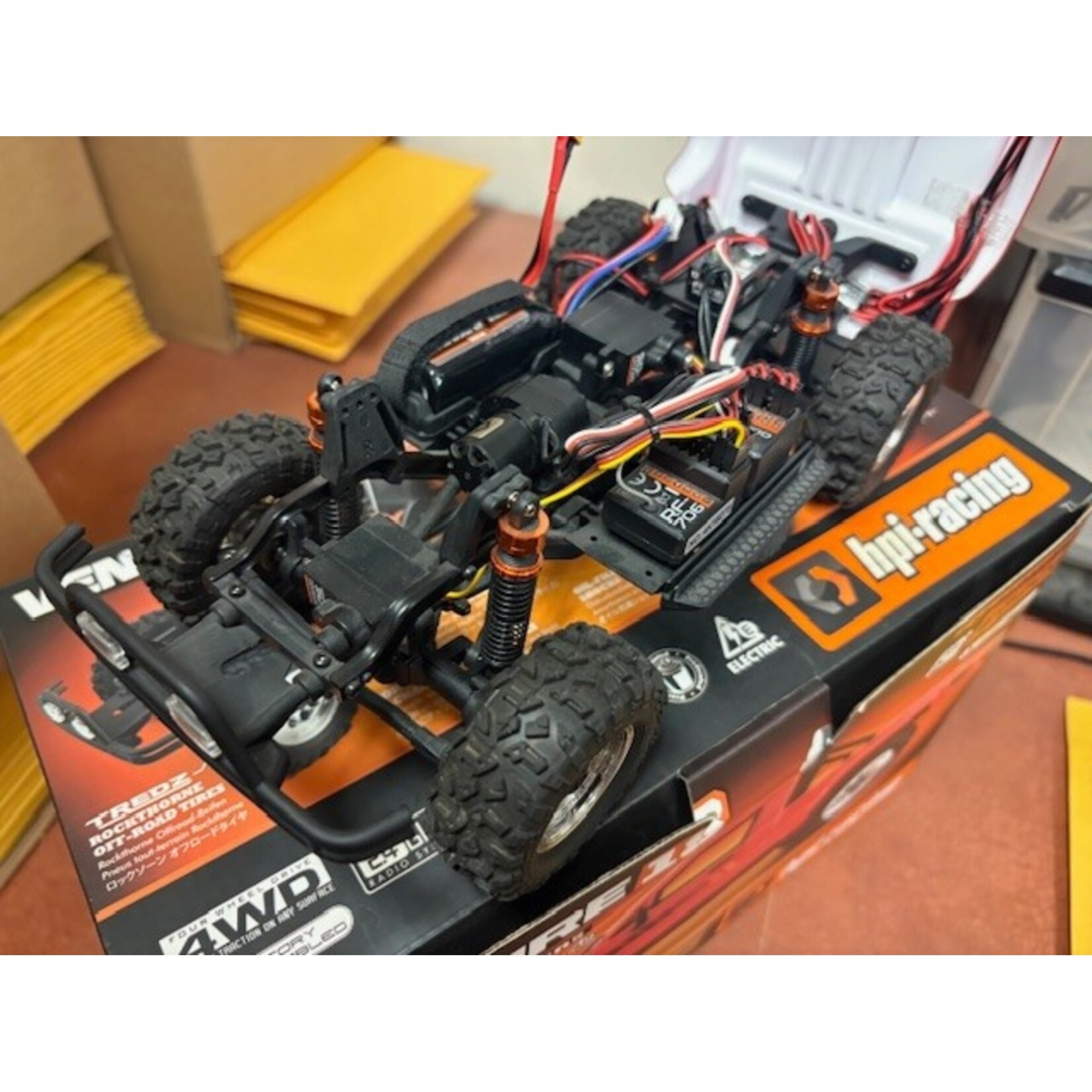 HPI **STORE DEMO** HPI160803 HPI Venture18 Flux Brushless 1985 Toyota Hilux SR5