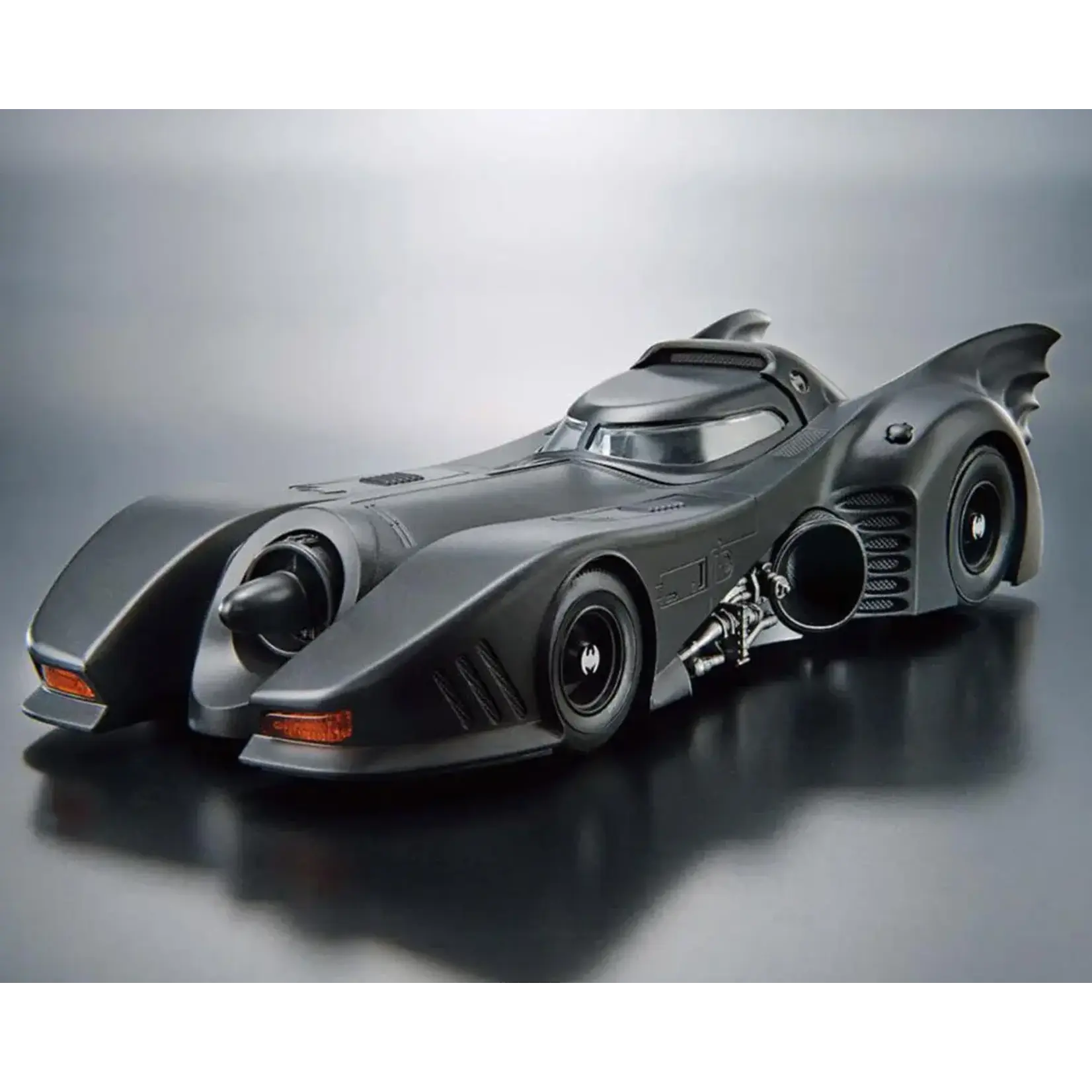 Bandai BAN2569335 Bandai 1/35 Batmobile (Batman Ver.) plastic model kit