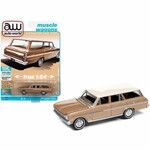Auto World AWSP067A Auto World 1963 Chevy II Nova 400 Wagon 1:64 Scale Diecast Car
