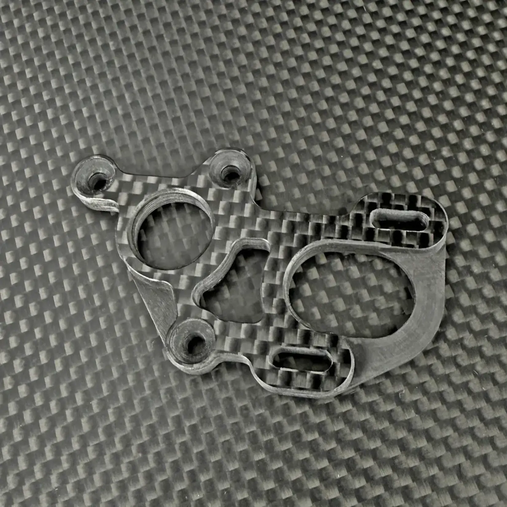 R1 R1-920281 R1WURKS R1B Motor Mount, Carbon