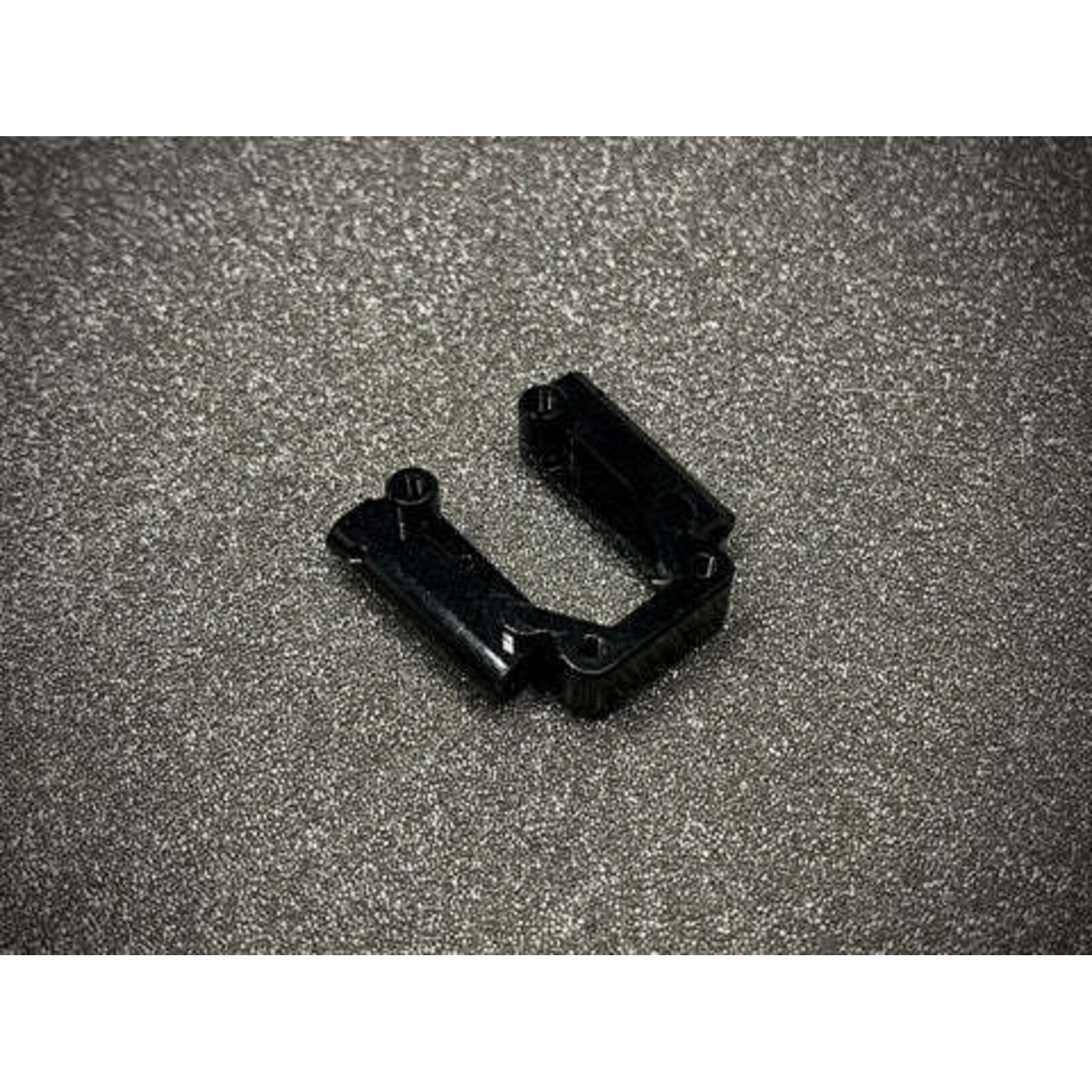 Moto Obscura MOB16219BLK RC10 B2 Aluminum Rear Arm Mount - 3° Toe, 3° Anti-Squat Black