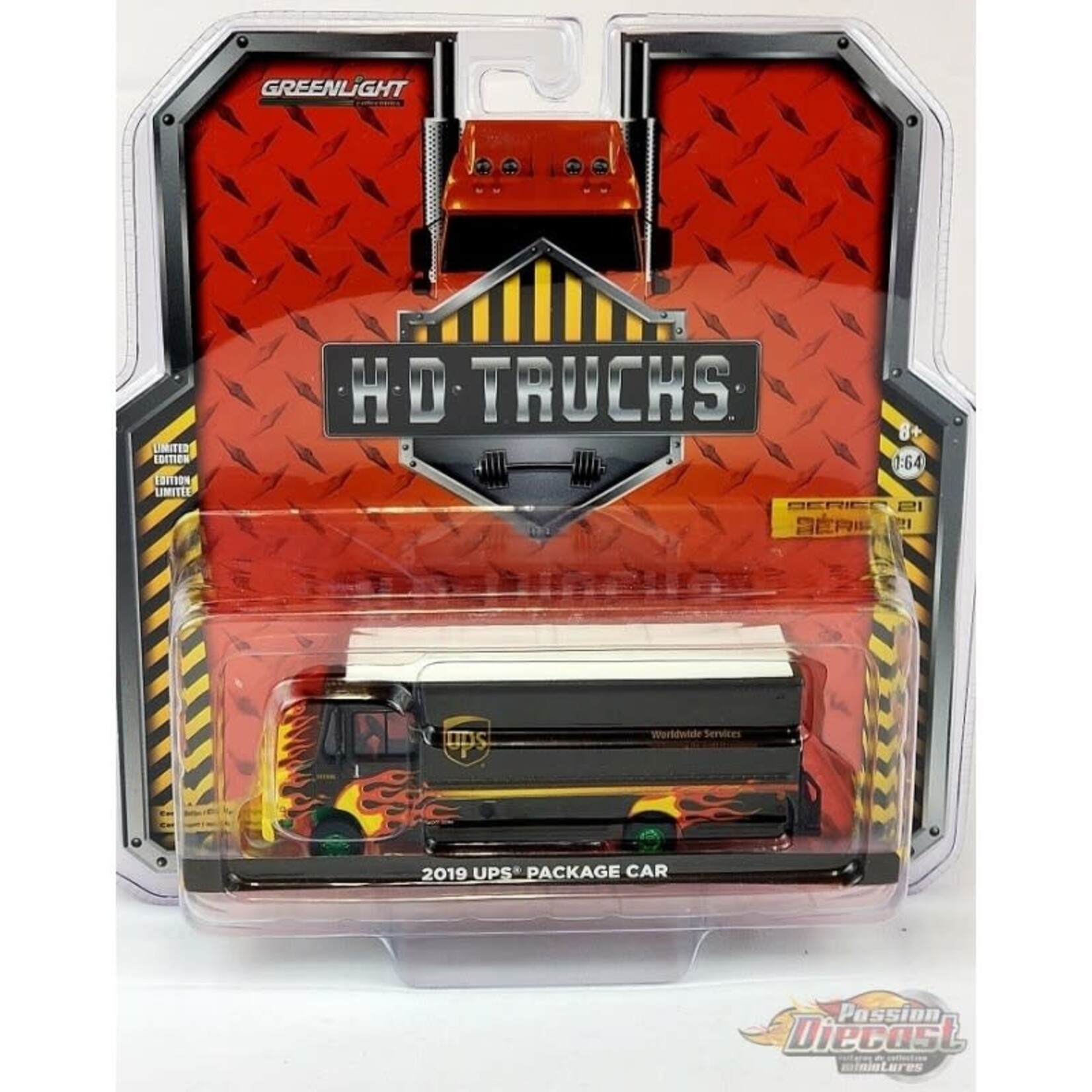 Greenlight GLT33210 CHASE 2019 (UPS) Worldwide Services with Flames - Package Car H.D. Trucks Series 21