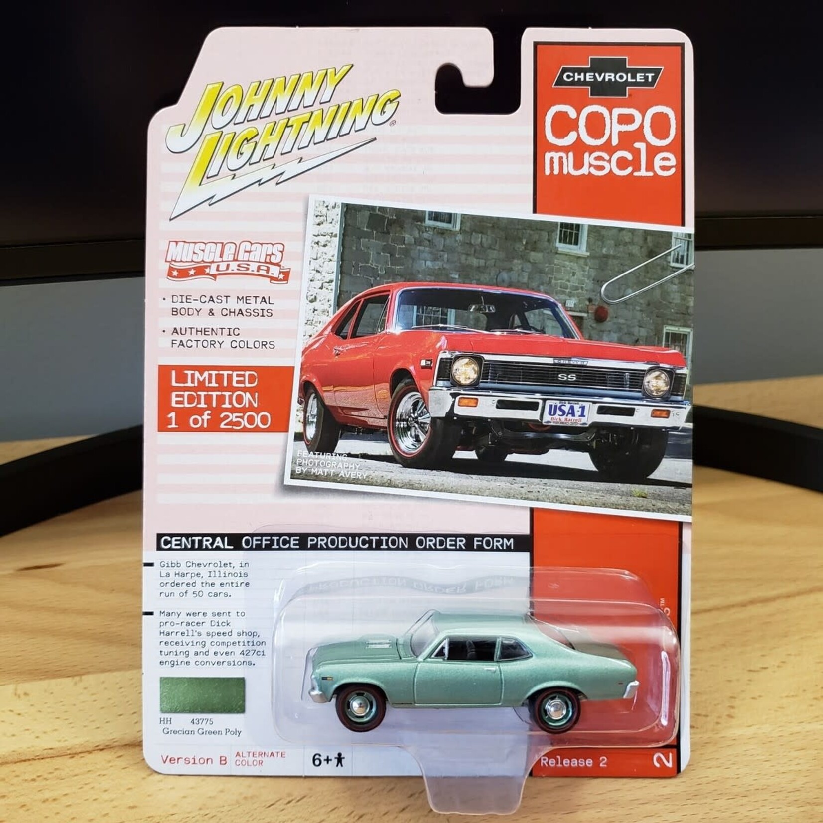 Johnny Lightning JLCM023-B2 Johnny Lightning 1968 COPO Chevy Nova SS  Muscle Cars U.S.A.