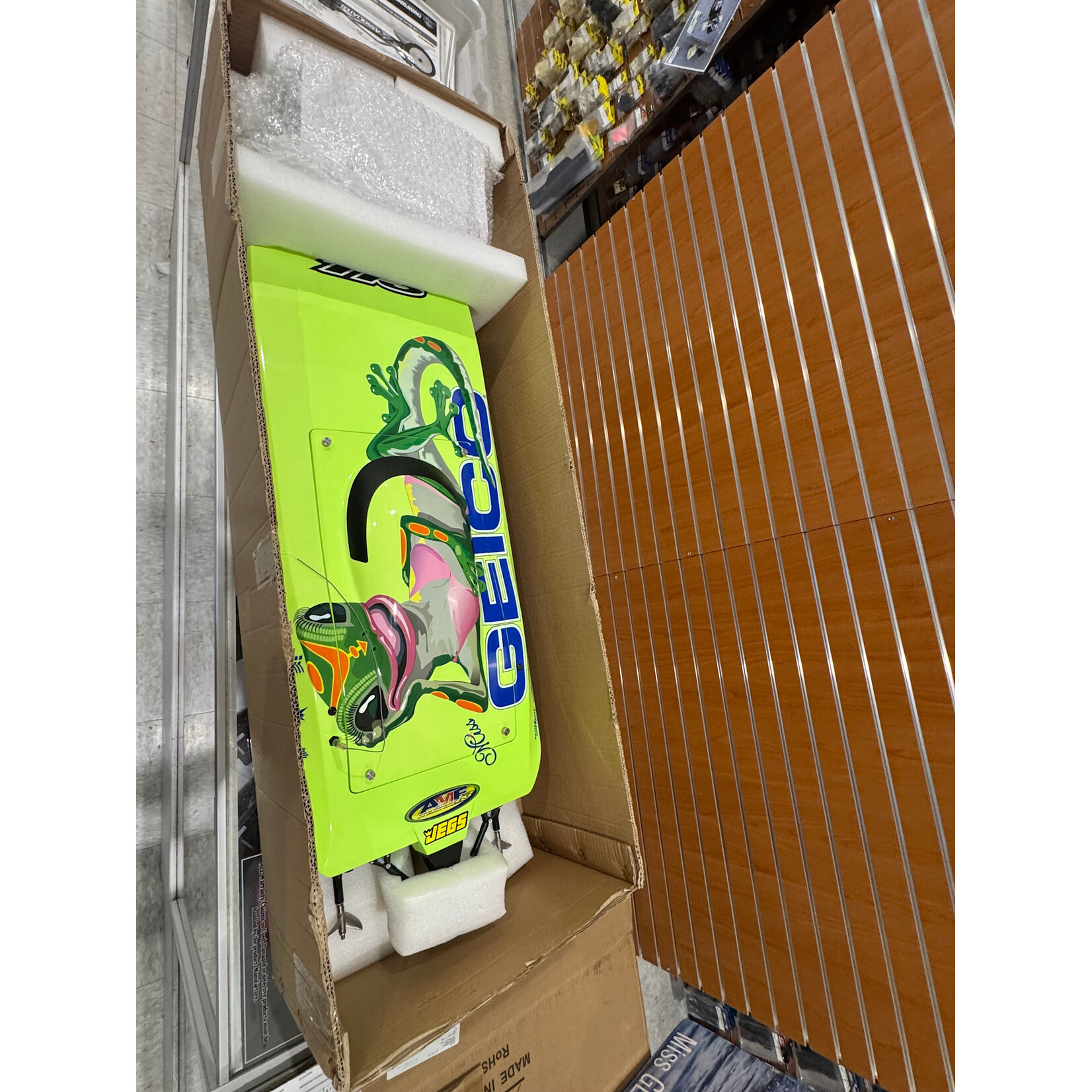 Pro-Boat PRB08040 Pro-Boat Miss GEICO 36" Twin BL Cat RTR PREOWNED NEVER RAN
