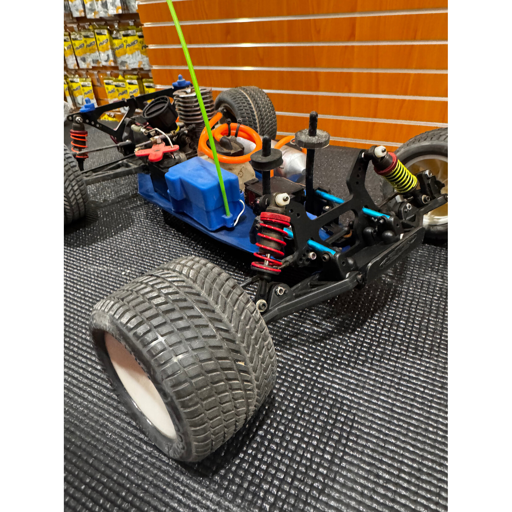 Team Associated USED Team Associated RC10GT Factory Works MIP Road Hawg Pro-line