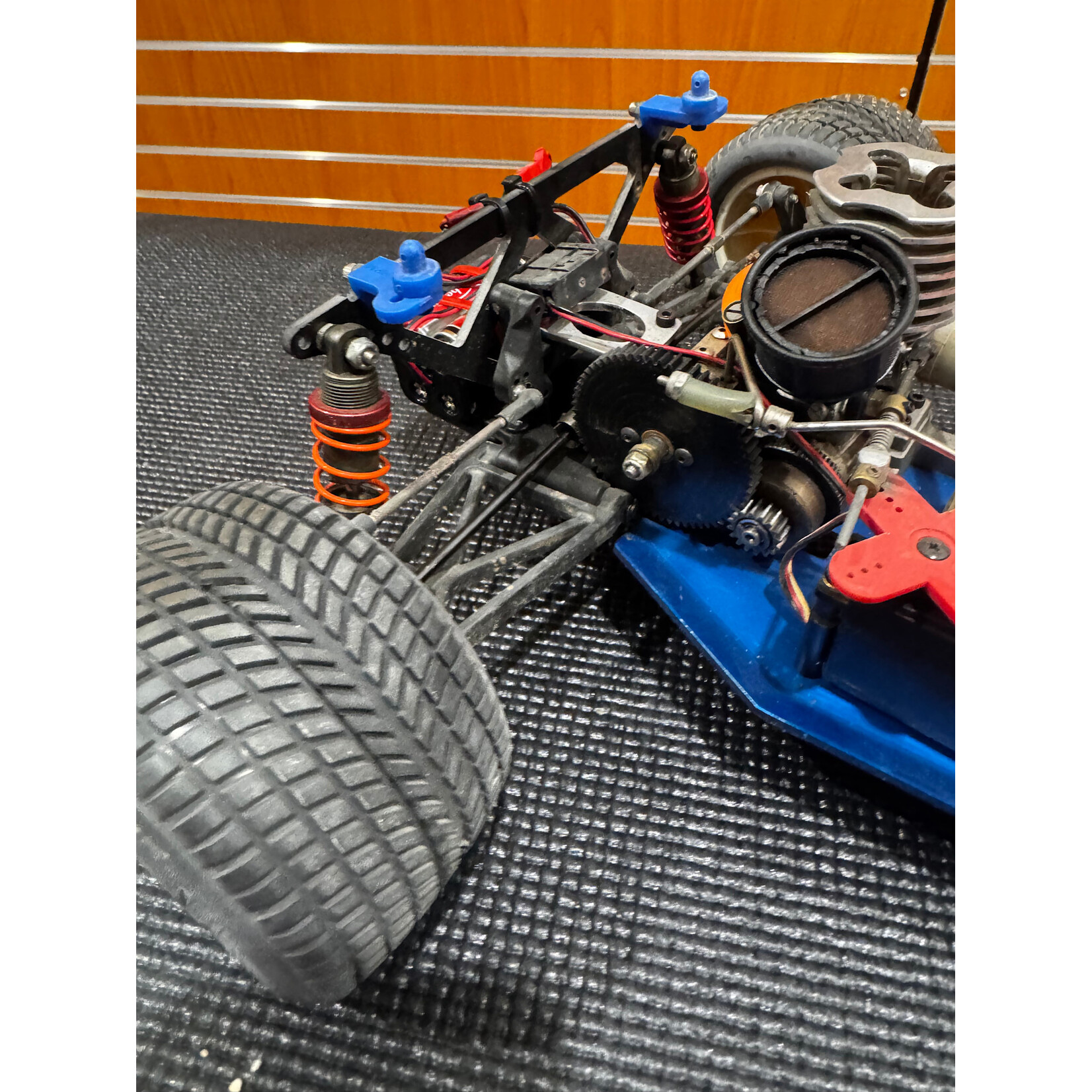 Team Associated USED Team Associated RC10GT Factory Works MIP Road Hawg Pro-line