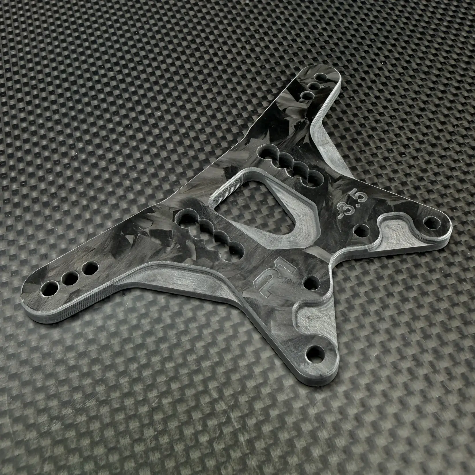 R1 R1-900319-F R1WURKS (Compatible with RC10) Rear Carbon Fiber Shock Tower, -3.5mm