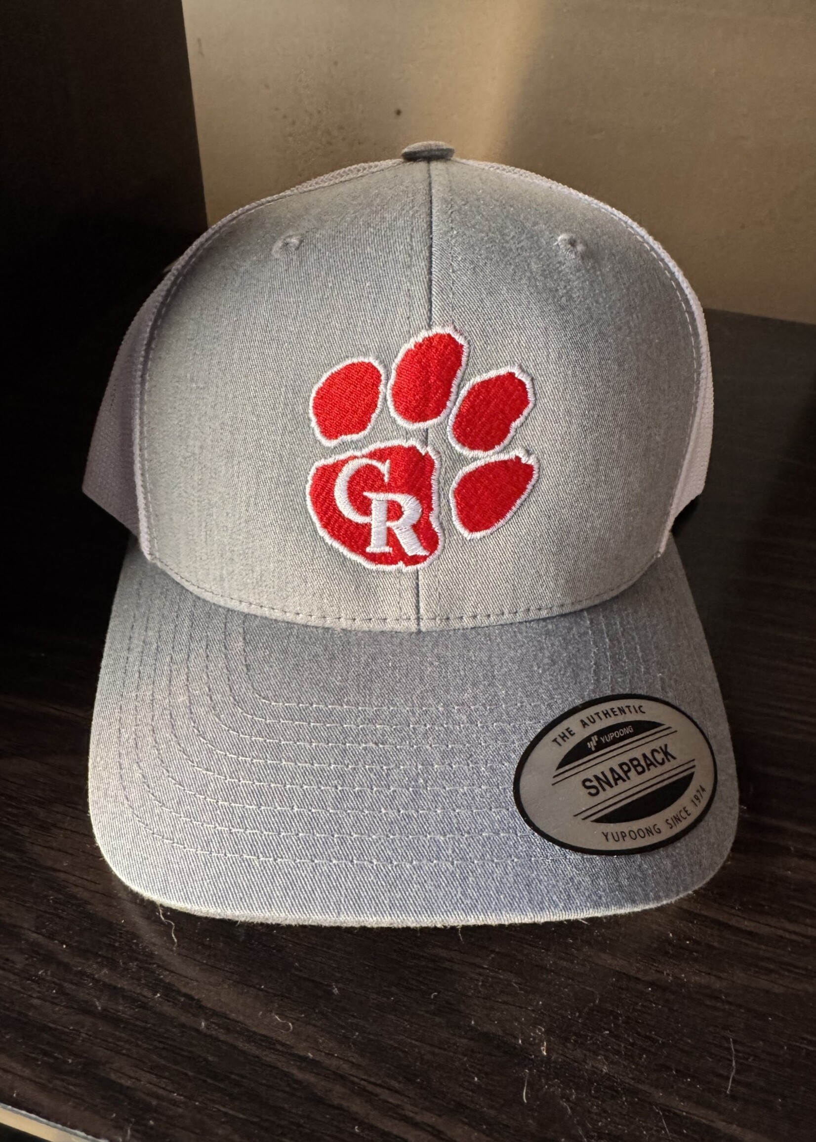 Lt Gray w/ cent. Paw