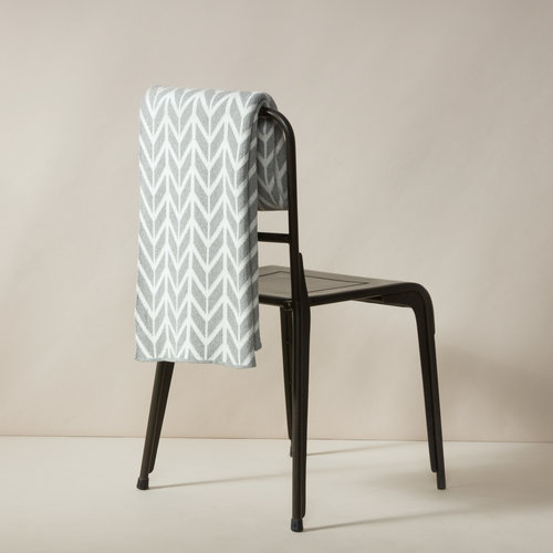 Arrow Eco-Throw Blanket, Aluminum/Milk