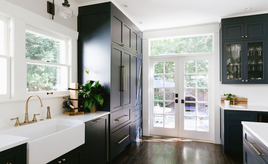 Vintage Navy Kitchen Design With Brass Hardware - DigsDigs