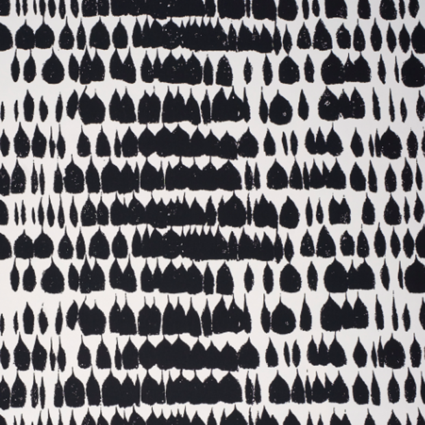 Queen of Spain, Black/White - Wallpaper Sample