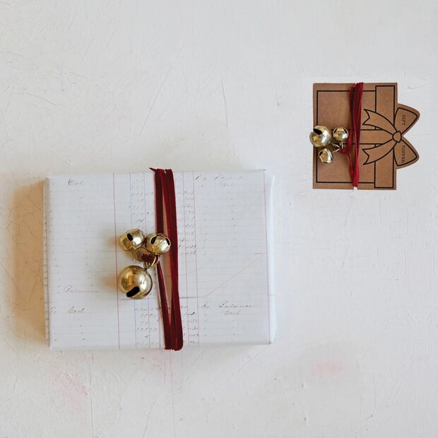 Metal Bell Cluster Gift Topper w/ Ribbon Wrap