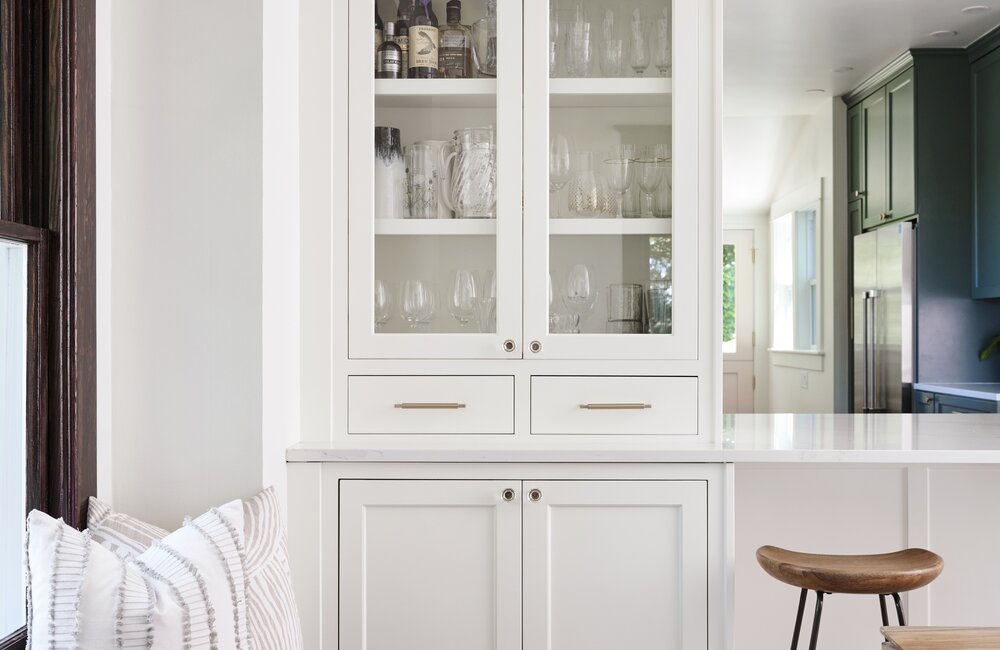 Setting the Stage for an Unforgettable Gathering: 10 Things Every Party Host Needs